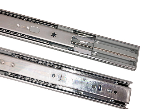 Направляющие для ящиков шариковые полн. выдв. 45х550мм с доводчиком и амортизатором, присадка GTV, Versalite Plus, цинк