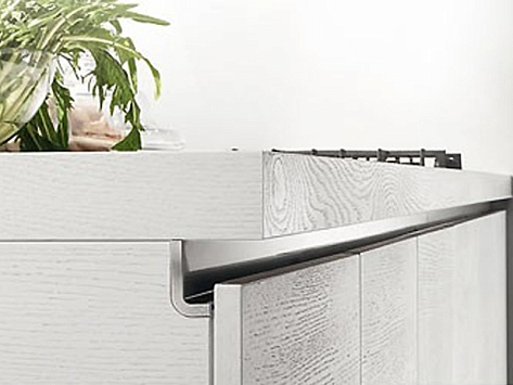 Торцевая заглушка открытая Гола L, пластик, глянцевый алюминий, комплект левая + правая, Италия