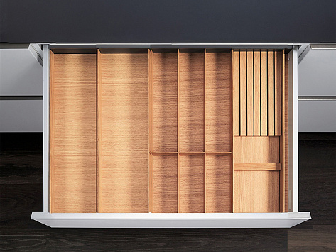 Лоток для ящика ФайнЛайн Линик, 800 - 900 мм, глубина 500 мм + держатель для ножей, дуб натуральный, ROCKENHAUSEN, Art. 2373800369, Kessebohmer