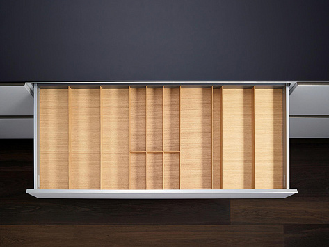 Лоток для ящика ФайнЛайн, 800 - 900 мм/500 мм + держатель для фольги, ясень черный, ROCKENHAUSEN, Art. 2373810368, Kessebohmer